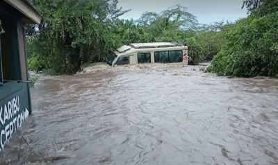 Kenyan tour guide rescues 14 tourists after devastating floods crash through the Maasai Mara