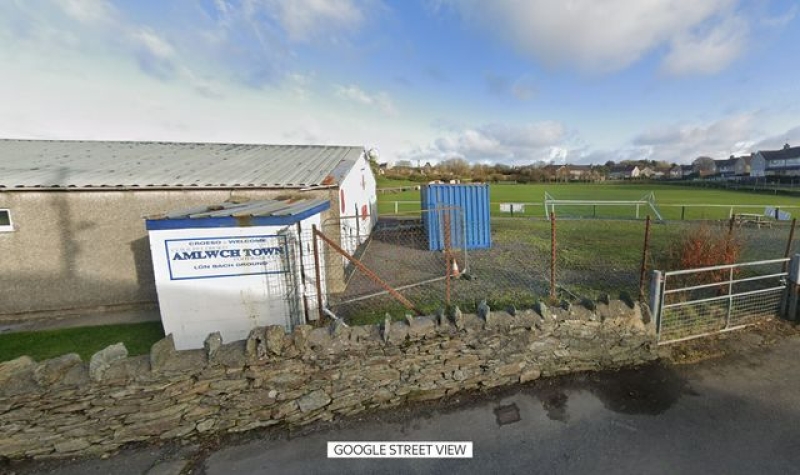 Police investigating alleged assault on linesman in amateur football match in North Wales
