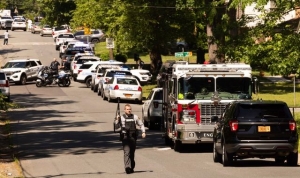 North Carolina shooting: Three police officers shot dead serving arrest warrant in Charlotte