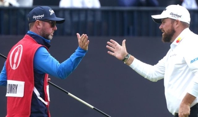 The Open: Shane Lowry takes nightmare hole &#039;on the chin&#039; after grabbing halfway lead at Royal Troon