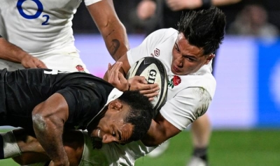 Marcus Smith: England fly-half backed by Nick Evans, Will Greenwood after missed goal kicks in New Zealand loss