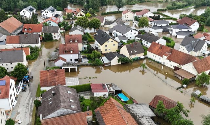 Firefighter dies while trying to rescue people from flooding in Bavaria, Germany