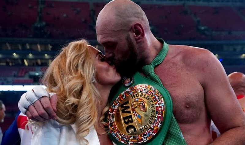 Tyson Fury reveals wife suffered miscarriage just before fight with Oleksandr Usyk in May