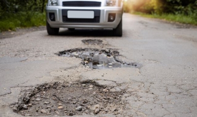 UK roads in &#039;miserable state&#039; as pothole-related breakdowns surge