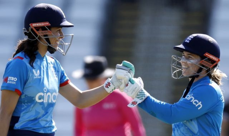 England vs New Zealand: Tammy Beaumont and Maia Bouchier lead hosts to nine-wicket win in opening ODI