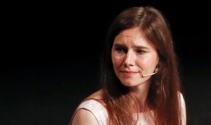 Outburst in court on first day of new Amanda Knox slander trial