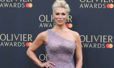 Hannah Waddingham hits back at a photographer over &#039;show leg&#039; request on Olivier Awards red carpet