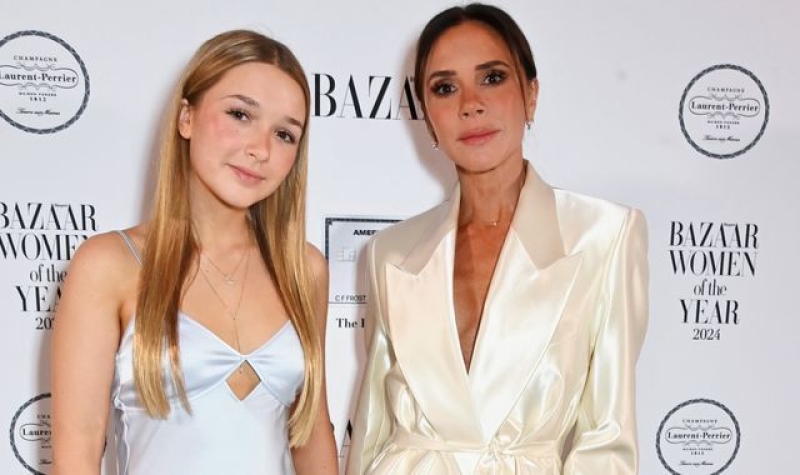 Harper Beckham presents mum Victoria with a Harper&#039;s Bazaar women of the year prize