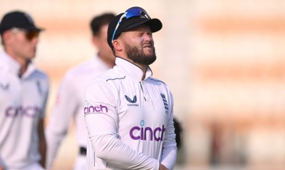 Pakistan vs England: Ben Duckett injured but Zak Crawley hits unbeaten half-century as visitors fight back in first Test