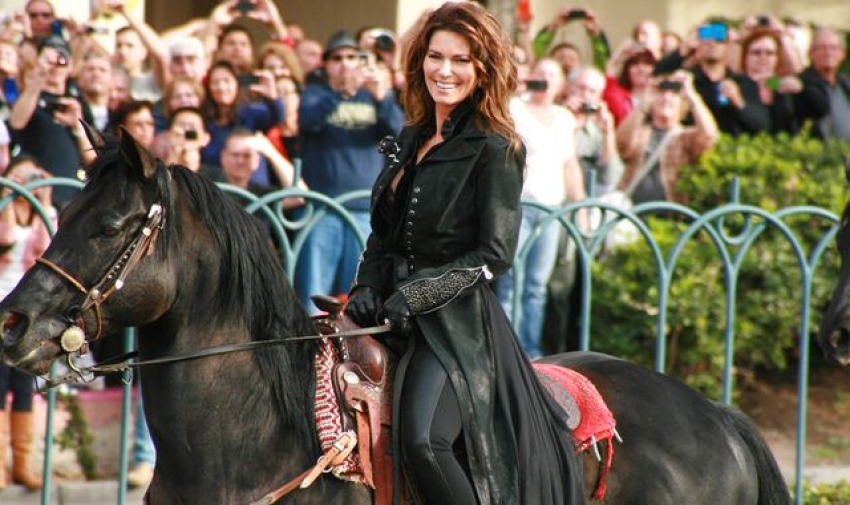 Glastonbury Shania Twain says she wants to ride a horse to her set