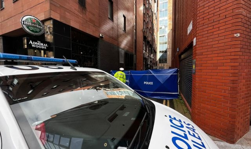 Woman dies after incident that locked down Glasgow street